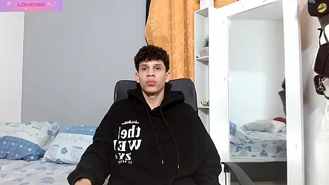 Snapshot of jeff_ross chatting on December 2024 08:16:01 PM jeff ross online show from December 2024 08:16:01 PM