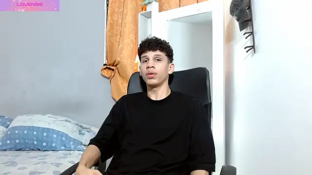 Snapshot of jeff_ross chatting on December 2024 07:28:02 PM jeff ross online show from December 2024 07:28:02 PM