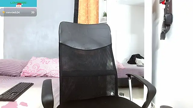 Snapshot of jeff_ross chatting on December 2024 10:03:02 PM jeff ross online show from December 2024 10:03:02 PM