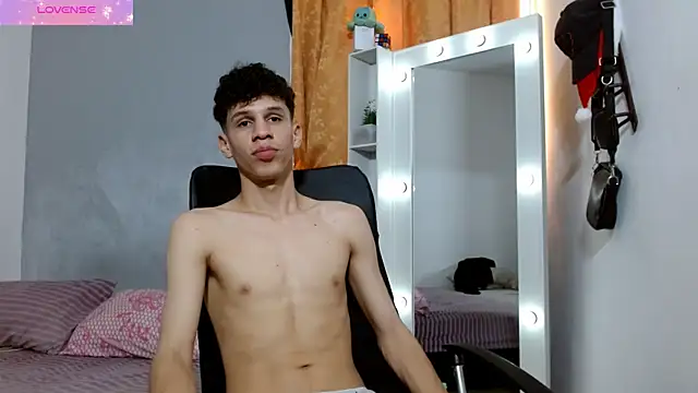 Snapshot of jeff_ross chatting on January 2025 08:11:02 PM jeff ross online show from January 2025 08:11:02 PM