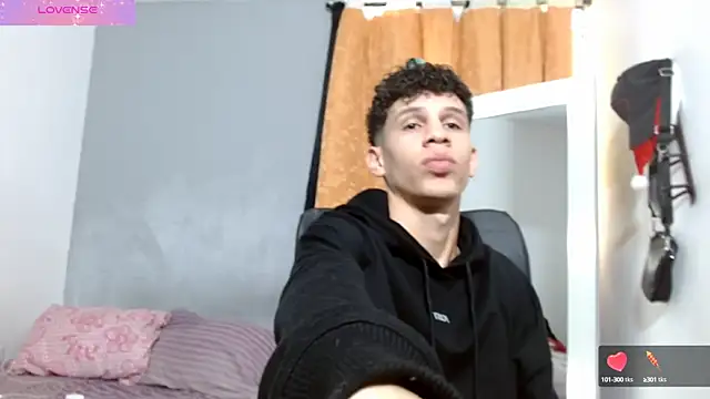 Snapshot of jeff_ross chatting on January 2025 07:00:02 PM jeff ross online show from January 2025 07:00:02 PM