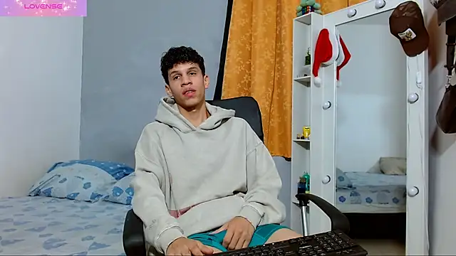 Snapshot of jeff_ross chatting on February 2025 10:26:02 PM jeff ross online show from February 2025 10:26:02 PM