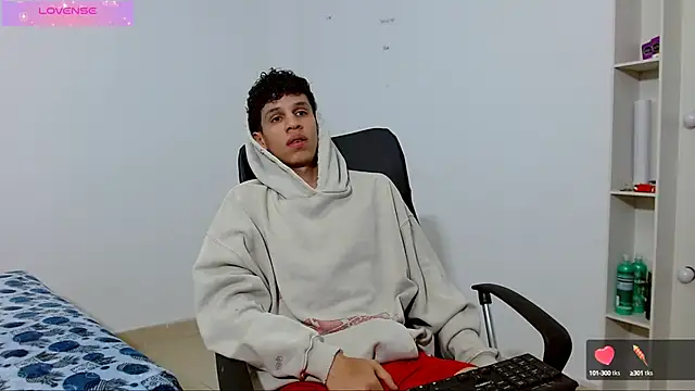 Snapshot of jeff_ross chatting on March 2025 10:24:02 PM jeff ross online show from March 2025 10:24:02 PM