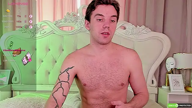 ArthurWhitee online show from October 2025 05:40:01 AM