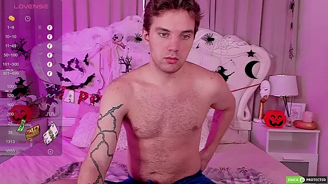 ArthurWhitee online show from October 2025 03:29:02 AM