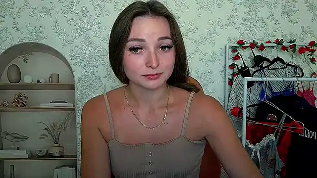  Barbie Kiss  online show from September 2025 04:18:02 PM