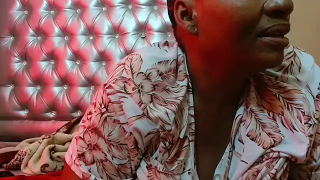 tinagiant online show from September 2025 10:15:02 AM