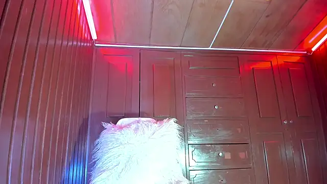 Hanna lens online show from July 2026 06:10:02 PM