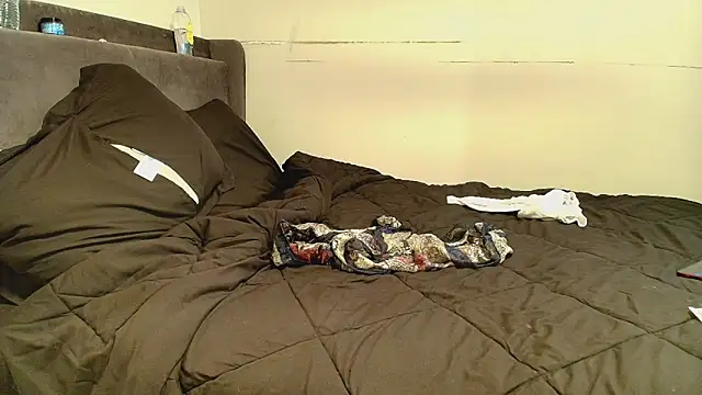 Naomiruty online show from October 2025 02:01:01 AM