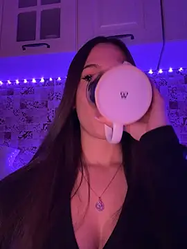 EricaWalls online show from December 2024 01:40:02 AM