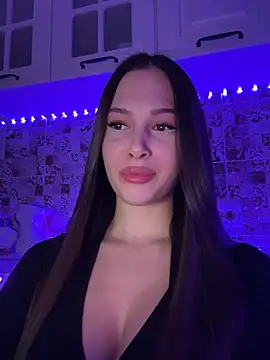 EricaWalls online show from February 2025 04:43:01 PM