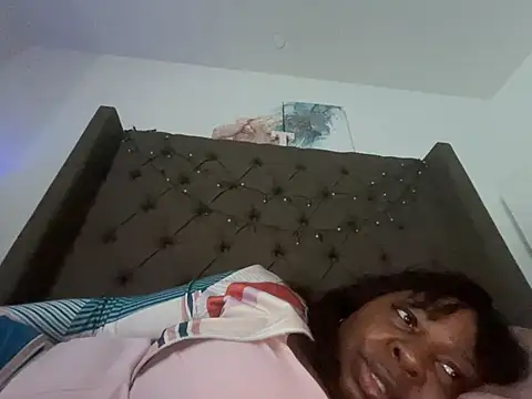 XXXLollipopsJuicy online show from April 2026 10:25:02 PM