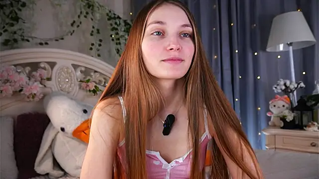 Snapshot of MonaEldon chatting on February 2026 02:37:01 AM MonaEldon online show from February 2026 02:37:01 AM