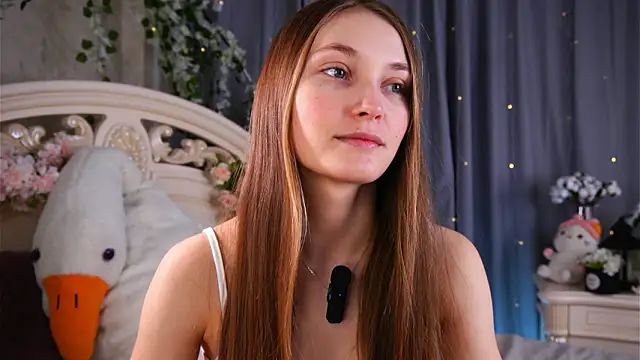 Snapshot of MonaEldon chatting on February 2026 02:42:02 AM MonaEldon online show from February 2026 02:42:02 AM