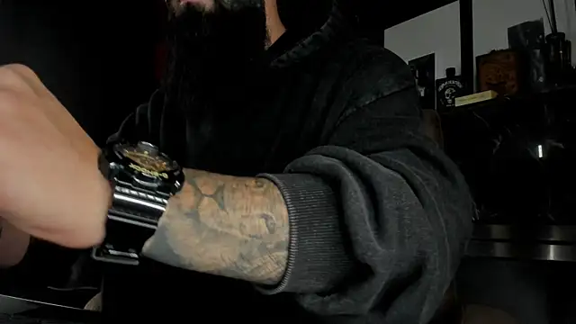 axxelrich  online show from October 2025 04:38:01 AM