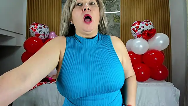 Danna topless online show from February 2025 03:03:01 PM