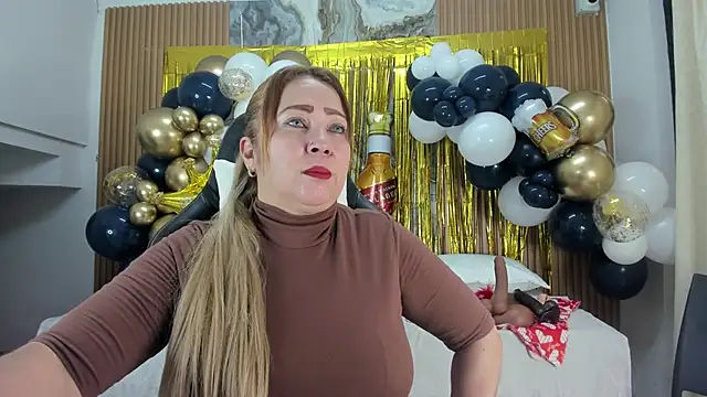 Danna topless online show from September 2025 12:06:01 PM