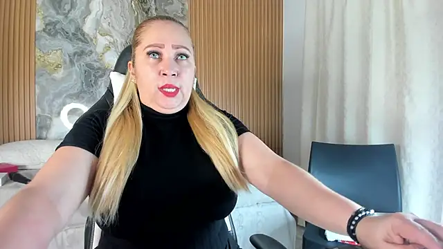 Danna topless online show from December 2025 12:03:02 PM