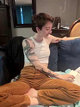 lovelylucyy online show from September 2025 10:35:02 PM