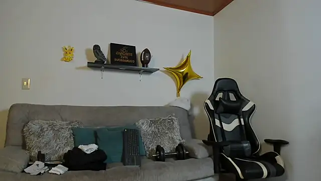 julian wallace online show from October 2025 05:08:02 PM