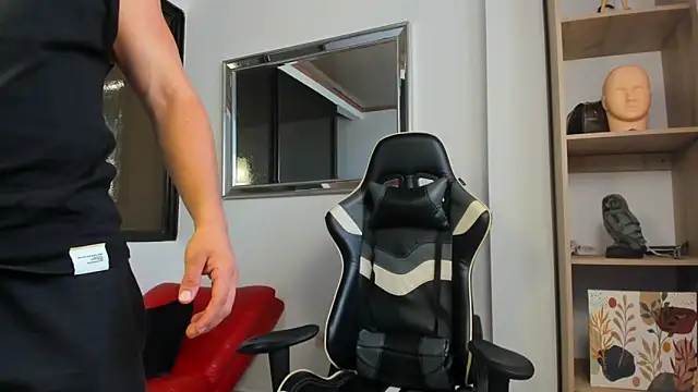 julian wallace online show from February 2026 09:08:01 PM