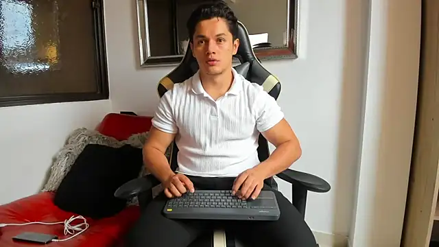 julian wallace online show from April 2026 04:45:02 PM