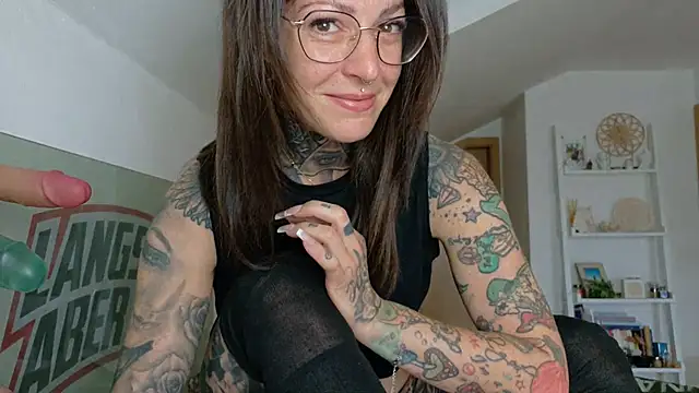 BrownieyQueen online show from May 2026 06:08:01 AM