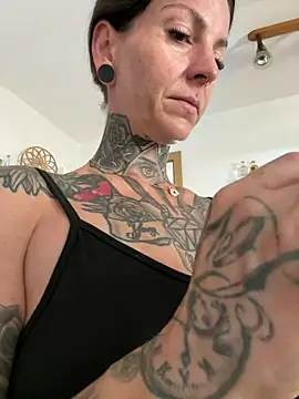 BrownieyQueen online show from June 2026 05:46:02 AM