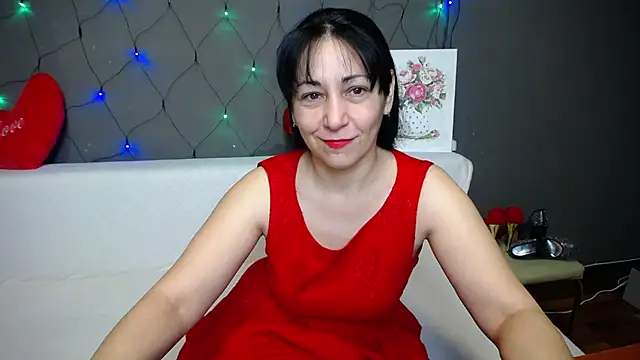 Snapshot of LiluGrants chatting on February 2026 07:32:02 PM LiluGrants online show from February 2026 07:32:02 PM