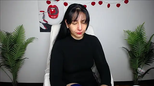 Snapshot of LiluGrants chatting on February 2026 07:10:01 PM LiluGrants online show from February 2026 07:10:01 PM