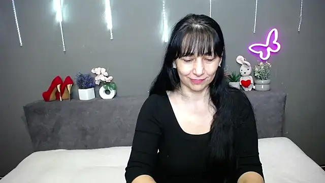 Snapshot of LiluGrants chatting on April 2026 06:14:02 PM LiluGrants online show from April 2026 06:14:02 PM