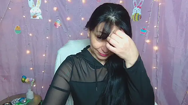 Snapshot of LiluGrants chatting on April 2026 06:15:01 PM LiluGrants online show from April 2026 06:15:01 PM