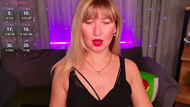 MilaBott online show from March 2025 08:22:01 PM