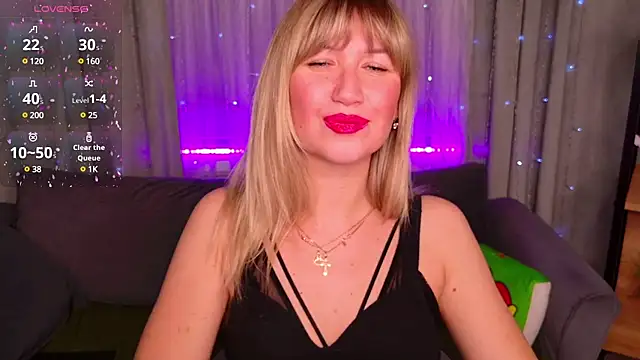 MilaBott online show from March 2025 11:38:02 PM