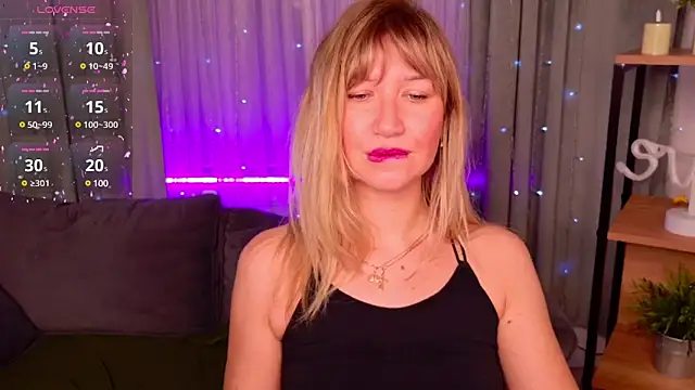 MilaBott online show from March 2025 09:10:02 PM