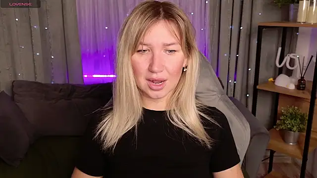 MilaBott online show from September 2025 08:14:01 PM