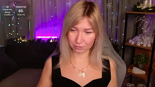 MilaBott online show from December 2025 07:19:02 PM