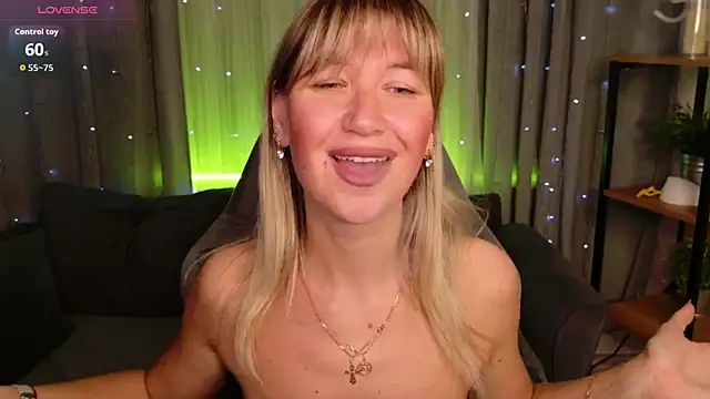 MilaBott online show from March 2026 08:03:02 PM