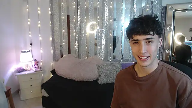 gojo satoru 18 online show from February 2025 02:37:01 PM