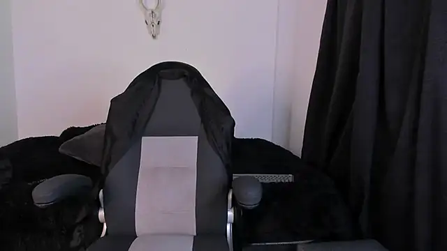 Aliz01 online show from November 2025 01:51:02 AM