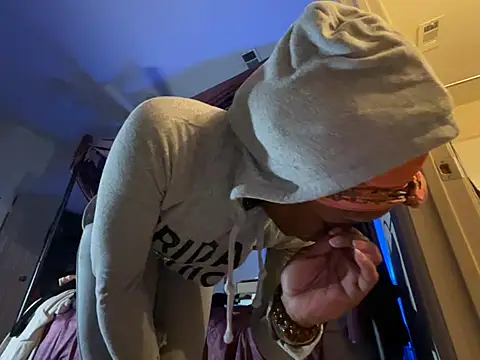 wynterheat online show from March 2025 07:30:02 AM