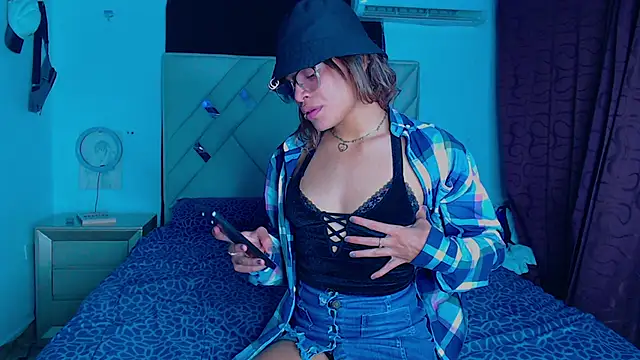 Rich boy01 online show from February 2025 02:49:01 AM