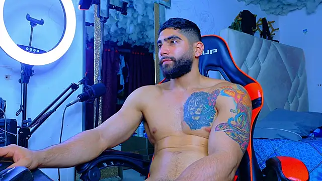 Snapshot of Rich_boy01 chatting on April 2026 08:00:02 PM Rich boy01 online show from April 2026 08:00:02 PM