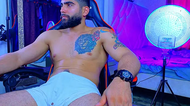 Snapshot of Rich_boy01 chatting on April 2026 01:57:02 PM Rich boy01 online show from April 2026 01:57:02 PM