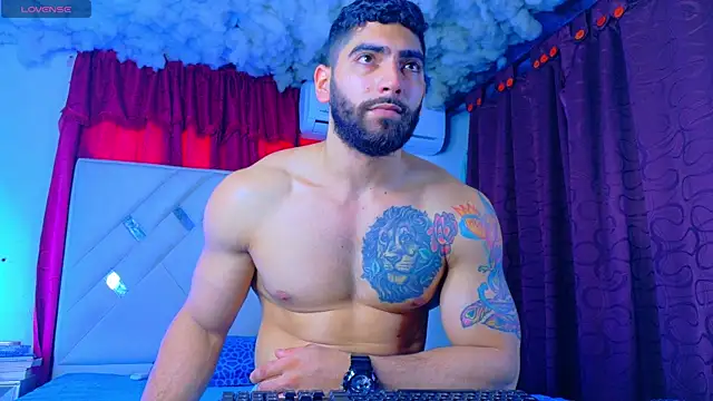 Snapshot of Rich_boy01 chatting on May 2026 02:35:02 PM Rich boy01 online show from May 2026 02:35:02 PM