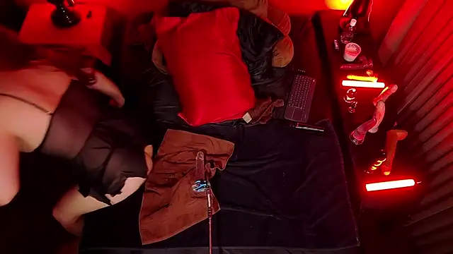 jennStarCD online show from December 2024 08:58:02 PM