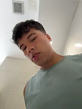 Logan smith1 online show from November 2025 05:57:01 PM