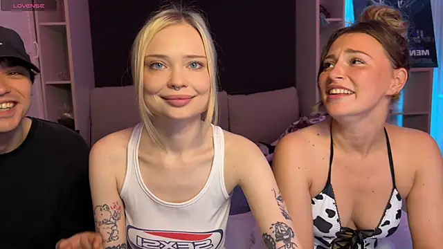Snapshot of dollfromvenus chatting on June 2026 12:03:01 AM dollfromvenus online show from June 2026 12:03:01 AM
