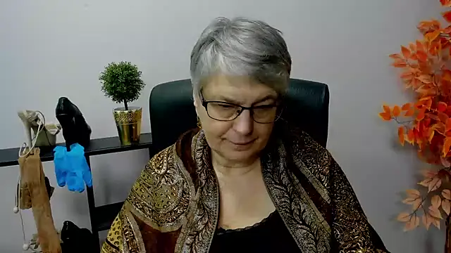 IrisDream online show from January 2025 11:00:01 AM