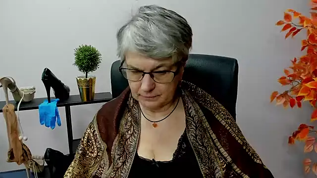 IrisDream online show from January 2025 11:00:02 AM